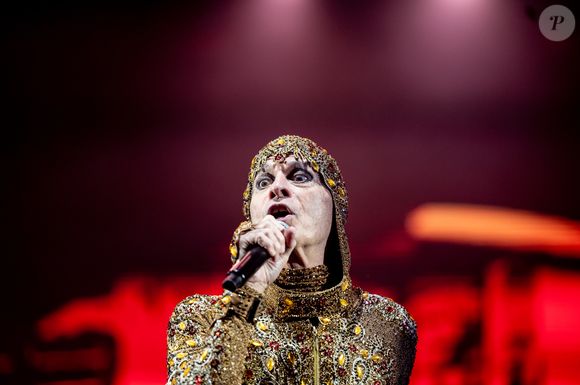 "Não precisa nem responder": Ney Matogrosso evita polêmica ao comparar Anitta e Elis Regina em entrevista resgatada de 2022