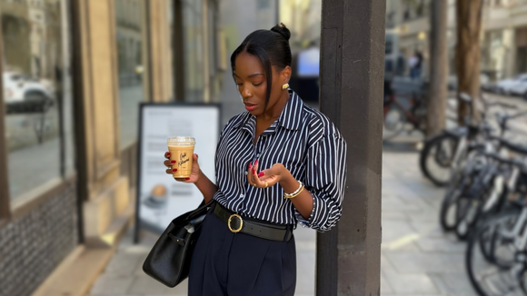 A Zara confirma que o azul marinho está na moda em 2026 com as calças mais elegantes, favorecedoras e profissionais de todas