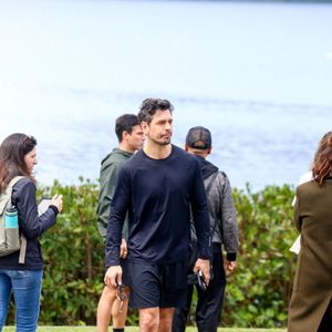 Renato (João Vicente de Castro) retorna ao centro das atenções como possível par romântico de Heleninha (Paolla Oliveira) na reta final de 'Vale Tudo'