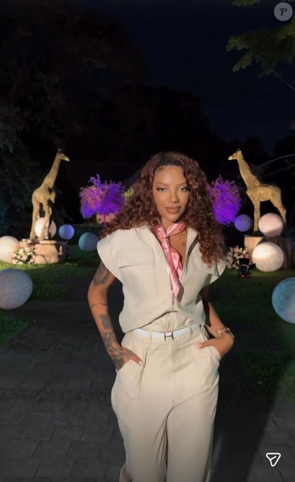 Ludmilla apostou em um macacão nos tons da festa da filha