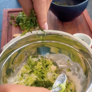 Em seguida, misture todos os ingredientes indicados por Adriane Galisteu em uma tigela