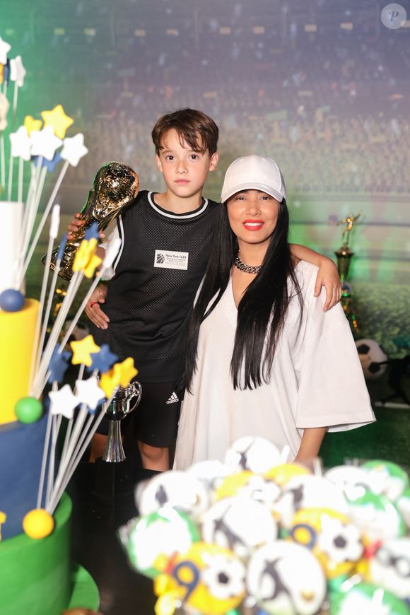 O rosto de Simaria já tinha chamado atenção na festa de aniversário do filho da artista