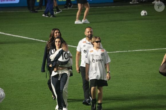 Família e torcida marcam presença em celebração emocionante na Vila Belmiro