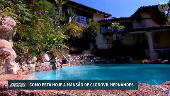 Casa de luxo de Clodovil tem piscina, capela e banheiro ao ar livre