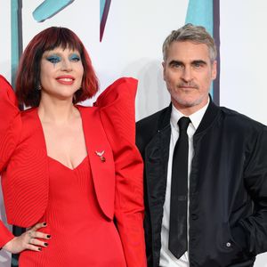 "Lembro-me de quando te conheci nos ensaios e depois você ficou fora por um mês e depois voltou, perdeu muito peso. Foi realmente impressionante. Pareceu muito difícil", disse o ator para Lady Gaga