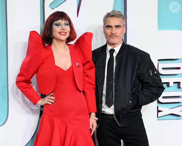 "Lembro-me de quando te conheci nos ensaios e depois você ficou fora por um mês e depois voltou, perdeu muito peso. Foi realmente impressionante. Pareceu muito difícil", disse o ator para Lady Gaga