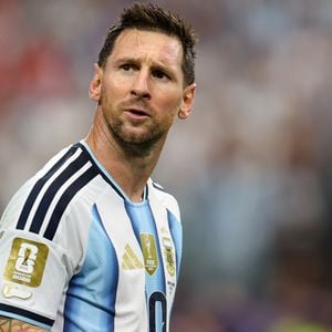 Lionel Messi já foi expulso? Relembre a única vez em que o craque recebeu cartão vermelho pelo Barcelona após agredir Asier Villalibre na Supercopa da Espanha