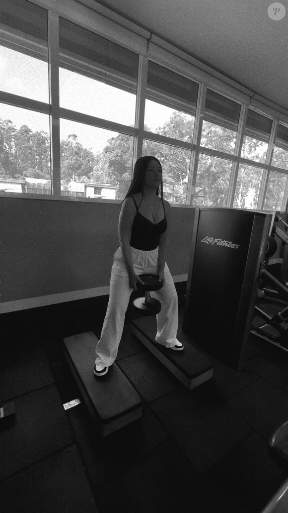 Simaria compartilhou com os fãs um pouco de sua rotina de treinos