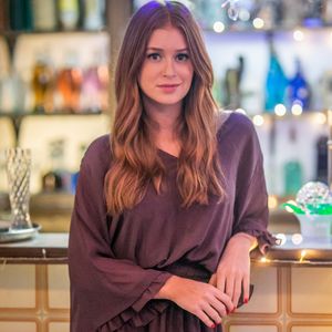 No mesmo ano, Marina Ruy Barbosa apareceu completamente diferente em 'Totalmente Demais'