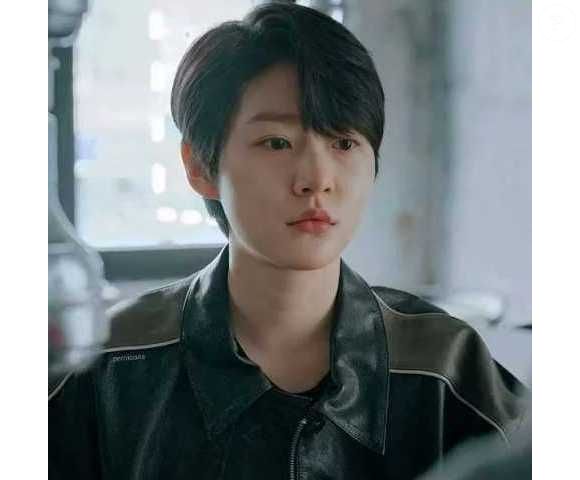 Kim Sae-ron estrelou a o dorama 'Cães de Caça', lançado em 2023 pela Netflix, que foi seu último trabalho