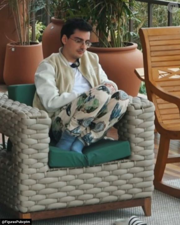 Dudu Camargo é acusado de ficar dois dias seguidos sem tomar banho em A Fazenda 2025