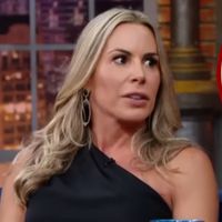 ‘Eu entrava no camarim chorando…’: como Luciano Huck deu ajuda fundamental a Joana Prado para ex-’Feiticeira’ vencer medo e ser ‘ícone’ na TV?