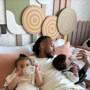 Mavie e Helena, filhas de Neymar, têm apenas 9 meses de diferença