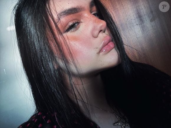 "Linda, lembra demais sua vovó" e "Que linda! Parece muito com a vozinha xará", elogiaram internautas nas fotos de Maysa