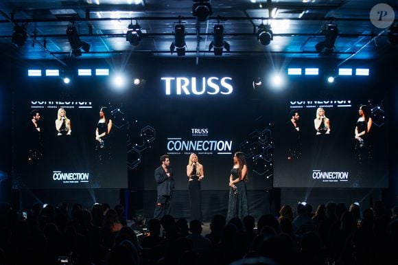 Marina Ruy Barbosa participou de evento de beleza no Rio de Janeiro