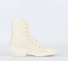 Fashionista e confortável, o Converse Chuck 70 De Luxe Pointed Hi transforma o clássico tênis de cano alto em uma peça statement para mulheres que amam produções modernas e cheias de personalidade