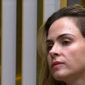 Ana Paula Renault reacende debate sobre dieta, falta de nutrientes e aumento da queda capilar.