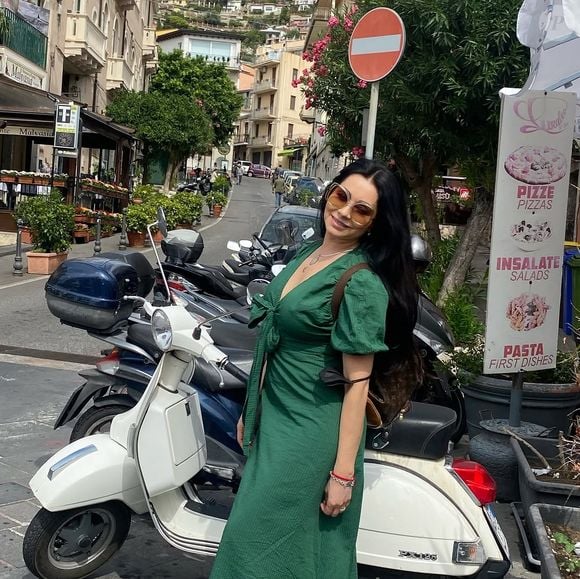 Paty Díaz, a Lalinha na novela 'A Usurpadora'; fez um agradecimento aos pais e a Deus ao comemorar 51 anos