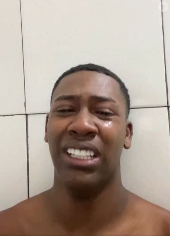 Um dos responsáveis aos ataques a João Victor Gonçaves, GH Rell RJ gravou um vídeo aos prantos