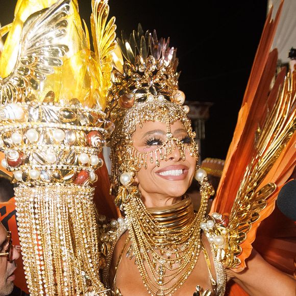 Sabrina Sato causou tumulto ao chegar no Sambódromo do Anhembi