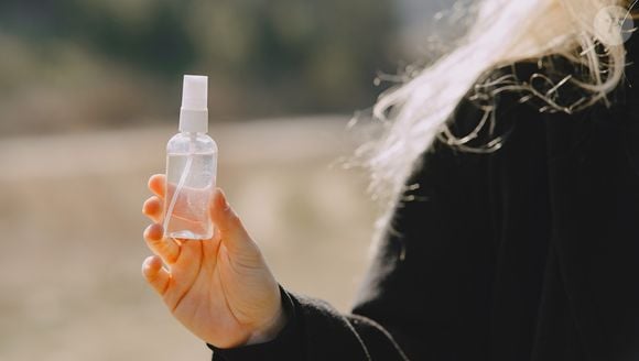 Criar um perfume caseiro para manter o seu lar cheiroso permte escolher as notas olfativas de que mais gosta
