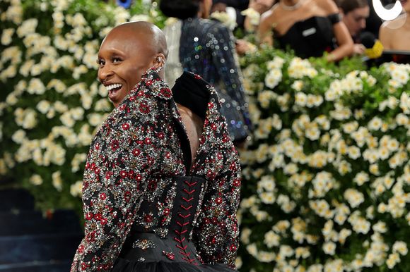 MET Gala 2025: Cynthia Erivo usou corset estilizado belíssimo para aparecer no evento