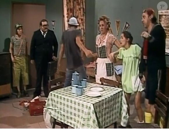 Série 'Chaves' mostrou personagens sendo eletrocutados: criança tentou imitar cena e morreu de forma trágica aos 7 anos em fevereiro de 1994 no Ceará