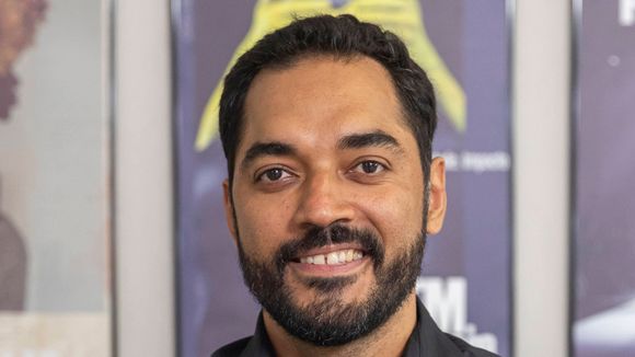 Resumo da novela 'Vale Tudo', capítulo de quinta-feira, 25 de setembro: perto da morte, Mário Sérgio se aproxima do grande segredo de Odete Roitman