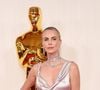 Em entrevista passada, Charlize Theron revelou que toma "sucos, como couve e saladas verdes todos os dias"