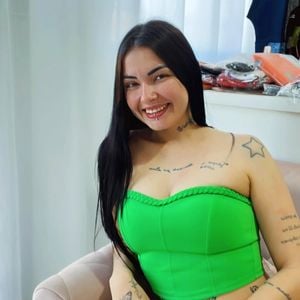 Pâmela Urach é a meia-irmã de Andressa Urach, filha apenas de Carlos Alberto Urach