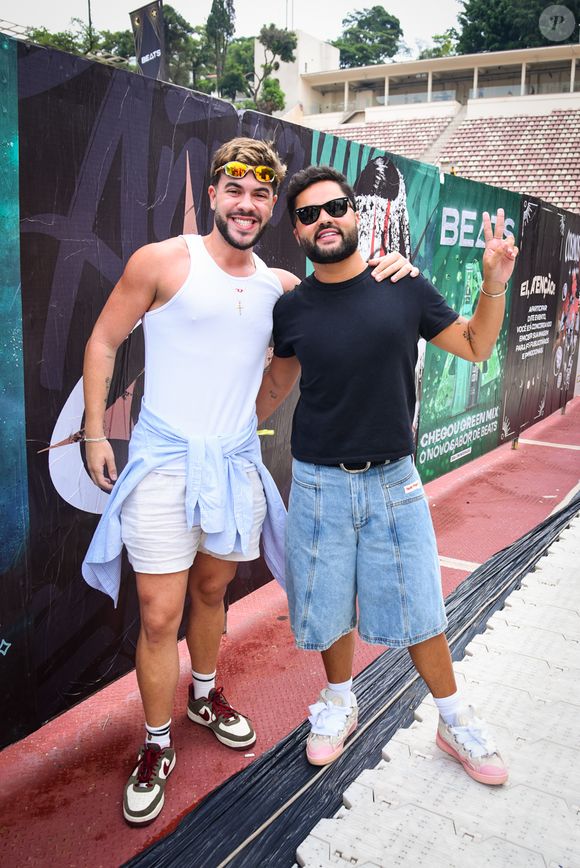 Álvaro e Lucas Guedez nos ensaios de Carnaval da Anitta, em SP
