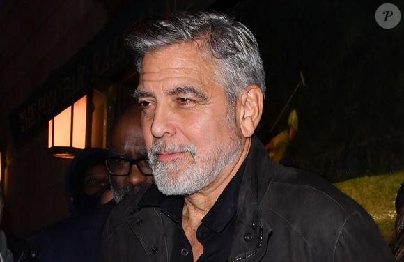 George Clooney afirma que rompeu a dura-máter. Trata-se da membrana mais externa e resistente das meninges, que são as camadas de proteção do cérebro e da medula espinhal