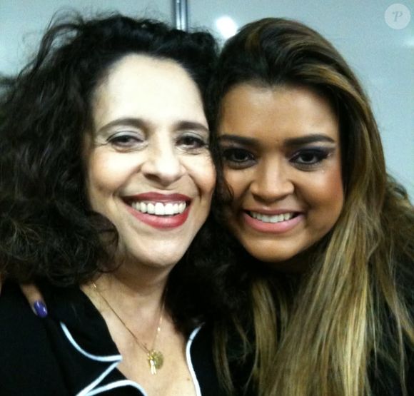 A doença, no entanto, evoluiu e se espalhou. Em dezembro de 2024, a artista passou por uma cirurgia de longa duração em São Paulo para retirada de tumores.