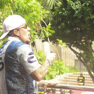 MC Daniel deixou mensagem para o filho, Rás, antes de sair para puxar bloco de pré-carnaval 2025: 'O funk mudou a minha vida e através dele sua já está mudada para sempre'