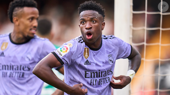 Clube espanhol move ação contra Netflix e Vini Jr., suposto affair de Virgínia, para remover cânticos racistas da torcida do Valencia em documentário