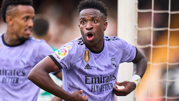 Clube espanhol aciona a Justiça contra Netflix e Vini Jr., suposto affair de Virgínia, para remover cânticos racistas da torcida do Valencia em documentário