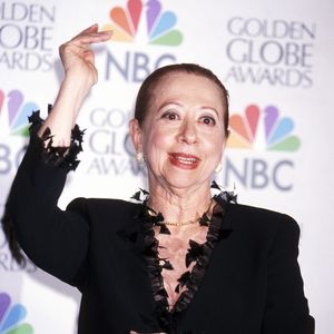 Fernanda Montenegro, venceu o Globo de Ouro de Melhor Filme de Língua Não-Inglesa em 1999 por 'Central do Brasil'