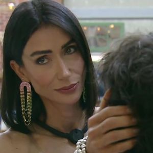 Após semanas de flerte e provocações, Michelle surpreende Shia com pedido inesperado, deixando o ator sem reação e o público em polvorosa