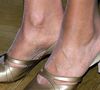 O modelo slingback, marcado pela tira no calcanhar e visual sofisticado, foi um dos queridinhos de Diana nos anos 90