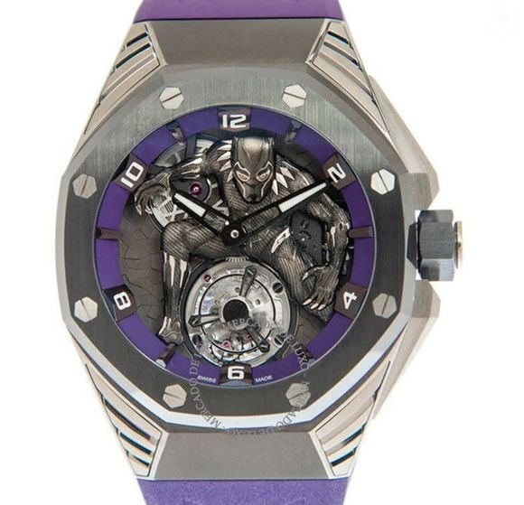 Outro relógio escolhido por Neymar, um Audemars Piguet Royal, é modelo de edição limitada e inspirada no Pantera Negra: custa R$ 1.442 milhão