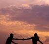 Por que tentar ser autêntico pode ter o efeito contrário? Psicólogo explica a relação entre identidade e liberdade