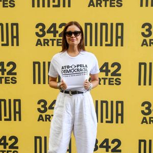 Sophie Charlette no Ato Musical pela Democracia, em Copacabana