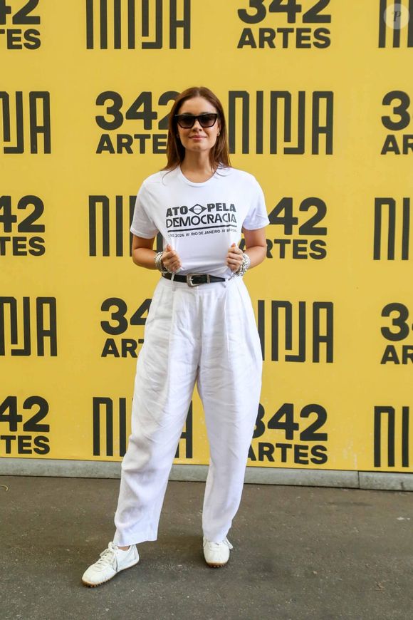 Sophie Charlette no Ato Musical pela Democracia, em Copacabana