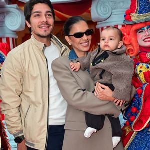 Mariana Rios com o marido e o filho no aniversário de 1 ano de Bento, filho de Thiaguinho e Carol Peixinho