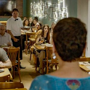 Celina (Malu Galli) impediu tragédia com maionese contaminada em 'Vale Tudo' no capítulo de 12 de agosto