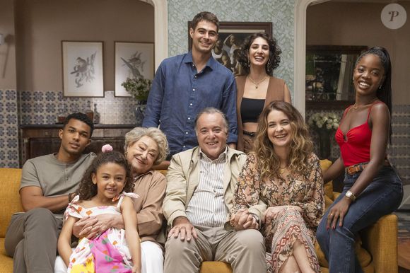 Davi (Rafa Vitti), Ayla(Bel Lima), Samuel (Juan Paiva), Rosa (Suely Franco), Sofia (Elis Cabral), Abel (Tony Ramos), Filipa (Claudia Abreu) e Leo (Clara Moneke): os protagonistas da novela 'Dona de Mim'