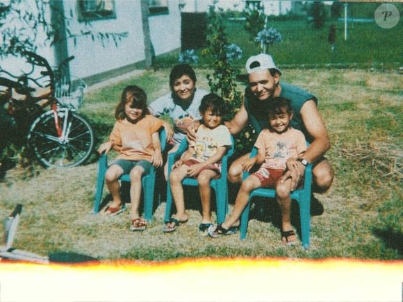 Carmina e Daiana na infância, em Santa Clara de Saguier, ao lado da família que sempre apoiou suas escolhas