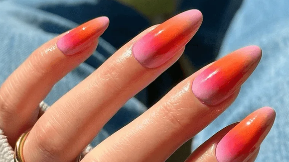Seis cores de esmaltes para esta primavera de 2025 que embelezam as mãos e dão um toque vibrante