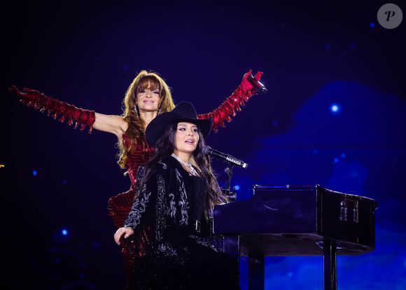 Maiara e Maraisa fizeram homenagem a Marília Mendonça durante show na Festa do Peão de Barretos 2025 em 30 de agosto de 2025
