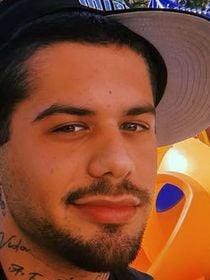 Filhos de Zé Felipe e Virgínia conhecem nova casa do cantor e Poliana Rocha filma tour por mansão: 'Felizes'